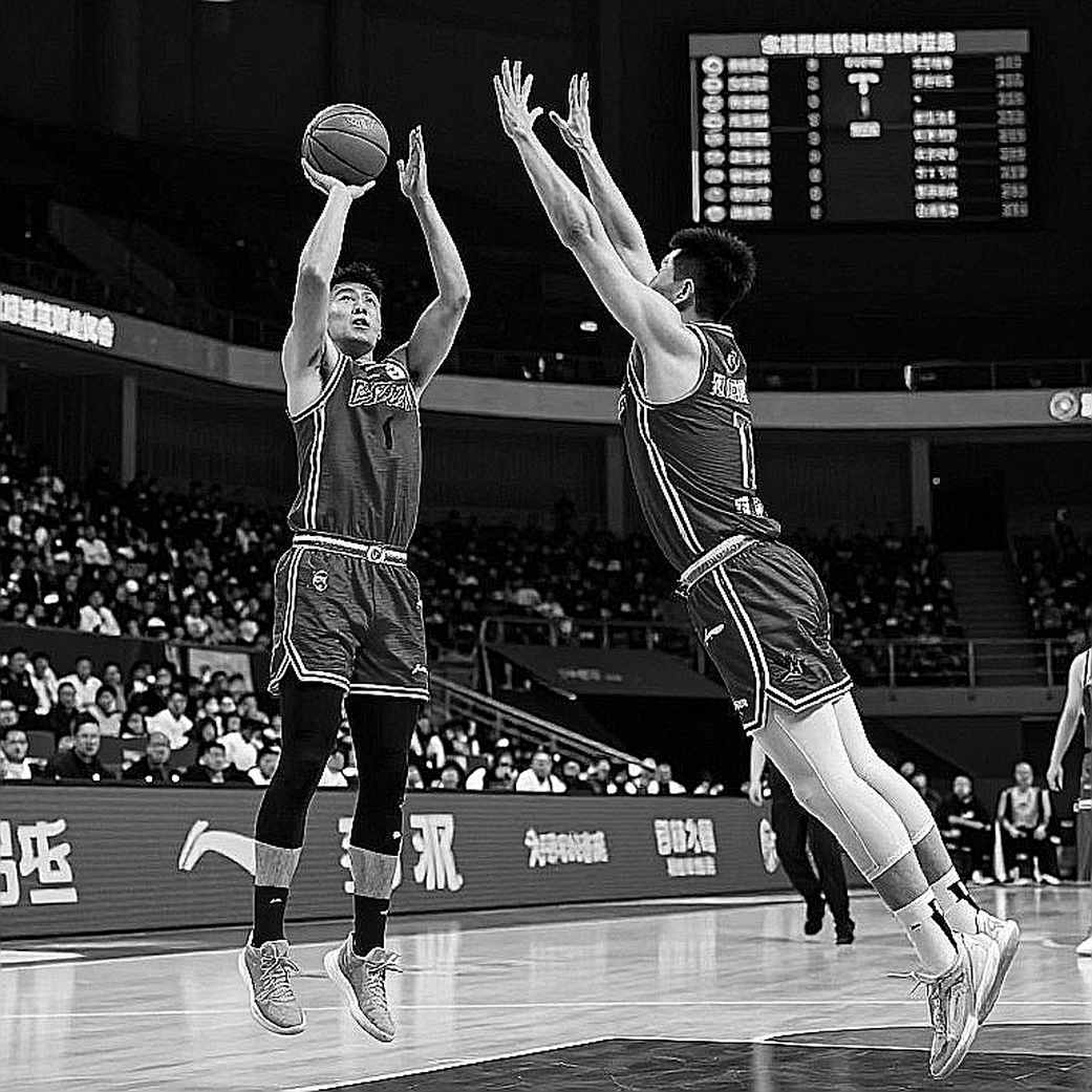 Breanna Stewart đưa đội tuyển Mỹ hủy diệt Cộng hòa Séc 105-64 sau màn cảnh báo trước Italy
