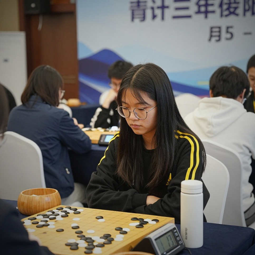 Một giờ học, một đời chuẩn bị: Khi Carlsen ngồi sau nước 1...d5