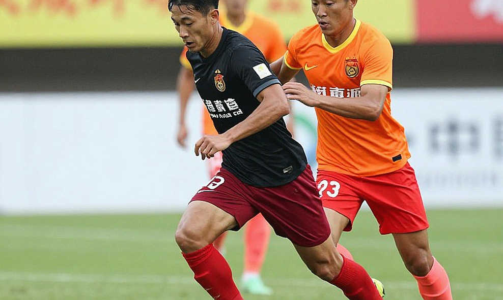 600 trận ở tuổi 46: Yamamoto chạm mốc, Kofu thủng lưới năm lần