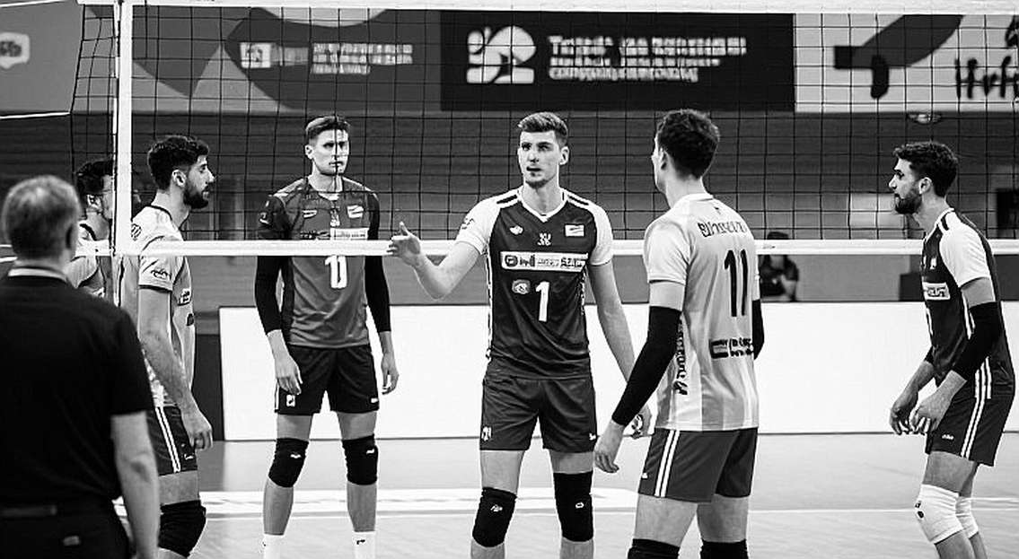 Honda Center, tấm bạt xám và cuộc tổng duyệt không ai đưa tin: bóng chuyền nữ đang được luyện ở đâu trước LA28?